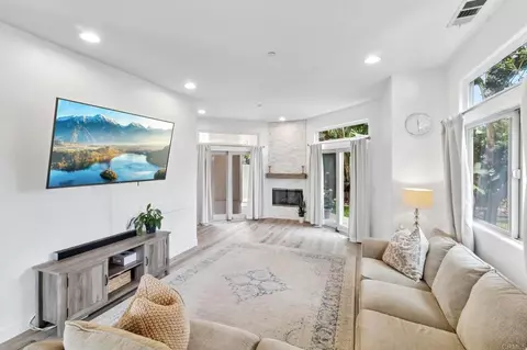 Living - 143 Jupiter St, Encinitas, CA 92024 photo 1 of 2