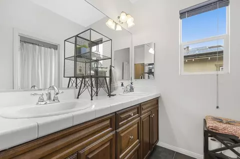 Bath - 4682 Meadow Dr, Carlsbad, CA 92010 photo 4 of 4