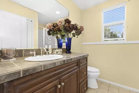 Bath - 4682 Meadow Dr, Carlsbad, CA 92010 photo 2 of 4