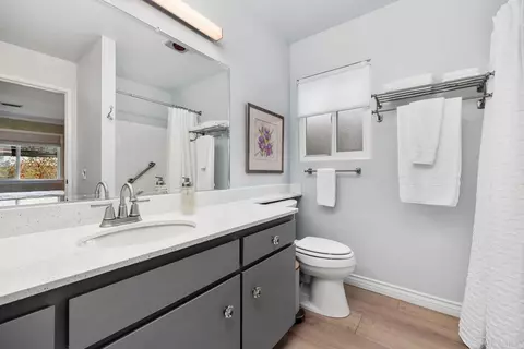 Bath - 3709 Sesame Way, Oceanside, CA 92057 photo 2 of 6