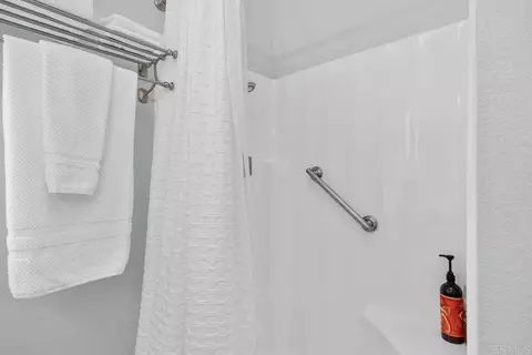 Bath - 3709 Sesame Way, Oceanside, CA 92057 photo 3 of 6