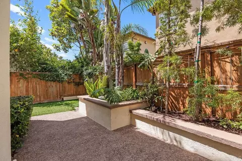Exterior - 410 Pipes Ln, Encinitas, CA 92024 photo 4 of 6