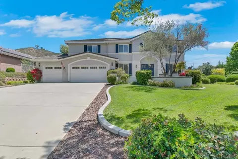 1502 Glasgow Ln, Escondido, CA 92027