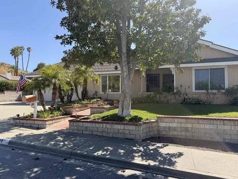 741 Paul St, Escondido, CA 92027 photo 2
