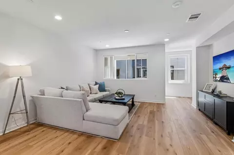 2572 Elderberry Ln, Carlsbad, CA 92008