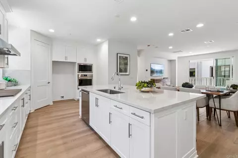 2548 Elderberry Ln, Carlsbad, CA 92008