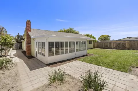 Exterior - 3133 Morningside Dr, Oceanside, CA 92056 photo 6 of 10