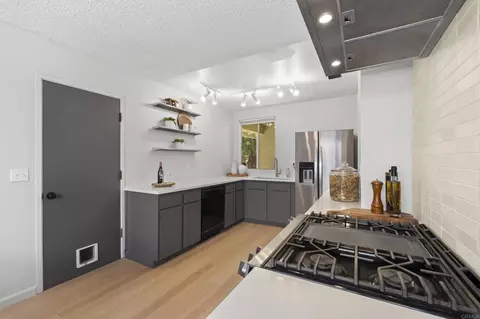 Kitchen - 3133 Morningside Dr, Oceanside, CA 92056 photo 4 of 4
