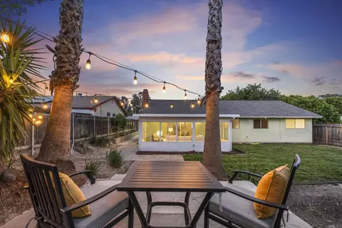Exterior - 3133 Morningside Dr, Oceanside, CA 92056 photo 9 of 10