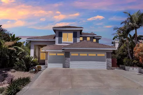 948 Honeysuckle Dr, San Marcos, CA 92078