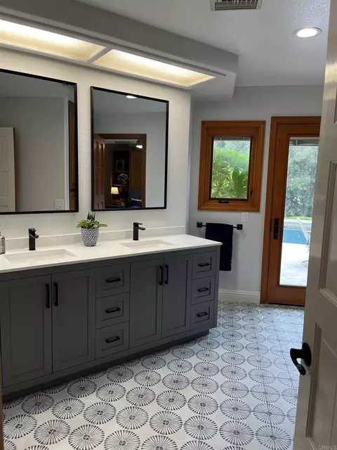 Bath - 13348 Old Winery Rd, Poway, CA 92064 photo 7 of 7