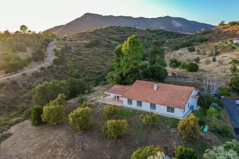 2073 Willow Glen Rd, Fallbrook, CA 92028