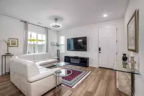 Living - 35265 Blossom Pl, Fallbrook, CA 92028 photo 1 of 2