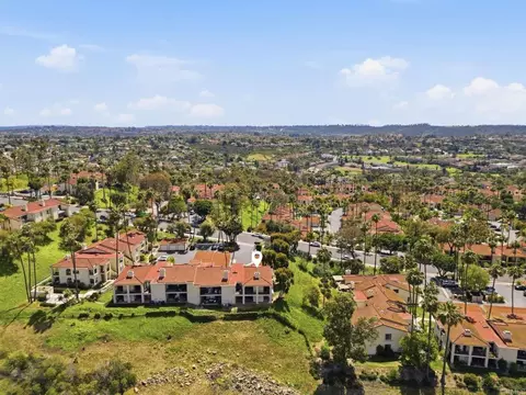 View/Area - 3140 Arroyo Vis, Carlsbad, CA 92009 photo 4 of 7