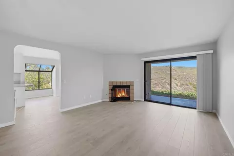 Living - 3140 Arroyo Vis, Carlsbad, CA 92009 photo 2 of 5