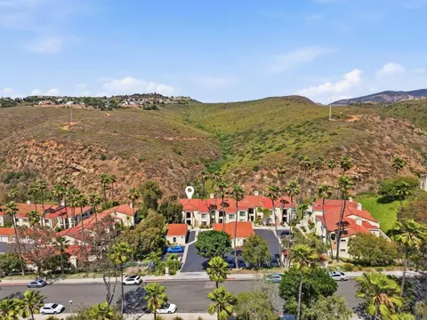 View/Area - 3140 Arroyo Vis, Carlsbad, CA 92009 photo 1 of 7