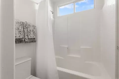 Bath - 1577 Whispering Palm Dr, Oceanside, CA 92056 photo 3 of 6