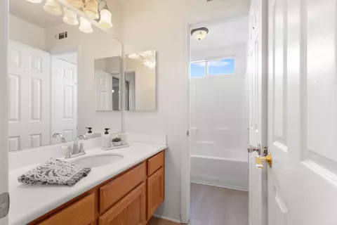 Bath - 1577 Whispering Palm Dr, Oceanside, CA 92056 photo 2 of 6