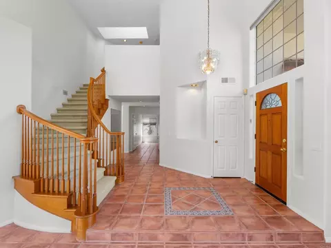Entry Way - 5151 Bella Colina St, Oceanside, CA 92056 photo 2 of 4
