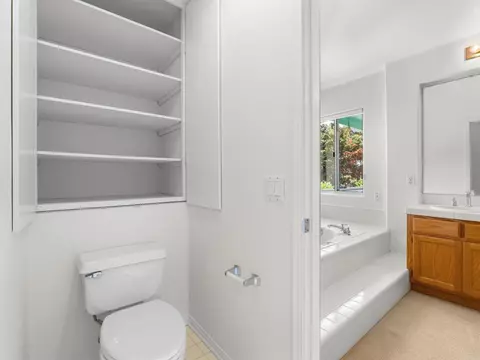 Bath - 5151 Bella Colina St, Oceanside, CA 92056 photo 5 of 7