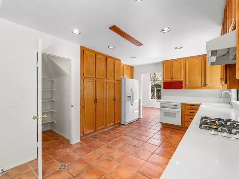 Kitchen - 5151 Bella Colina St, Oceanside, CA 92056 photo 3 of 3