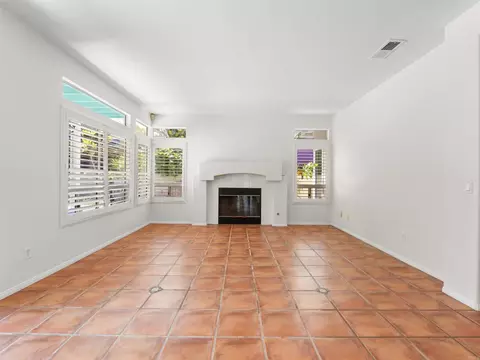 Living - 5151 Bella Colina St, Oceanside, CA 92056 photo 5 of 9