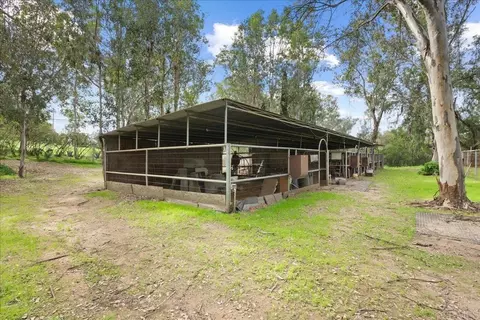 Exterior - 823 Rice Canyon Rd, Fallbrook, CA 92028 photo 6 of 9