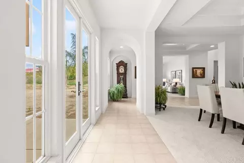 Entry Way - 5544 Papagallo Dr, Oceanside, CA 92057 photo 6 of 15