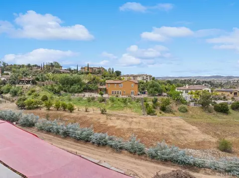 View/Area - 5544 Papagallo Dr, Oceanside, CA 92057 photo 3 of 9