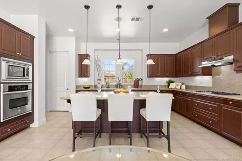 Kitchen - 5544 Papagallo Dr, Oceanside, CA 92057 photo 3 of 6