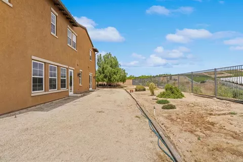 Exterior - 5544 Papagallo Dr, Oceanside, CA 92057 photo 9 of 10