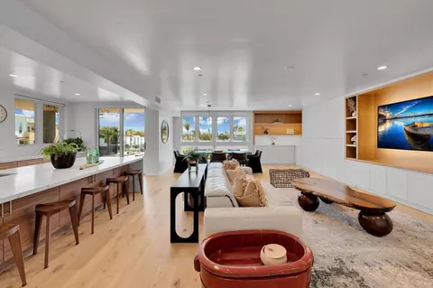 3097 Madison St #301, Carlsbad, CA 92008