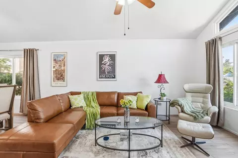 2201 Amber Ln, Escondido, CA 92026