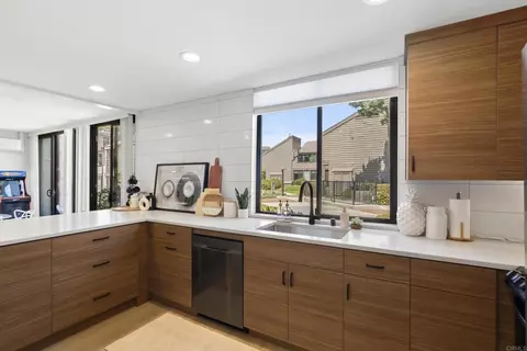 Kitchen - 675 S Sierra #7, Solana Beach, CA 92075 photo 3 of 5