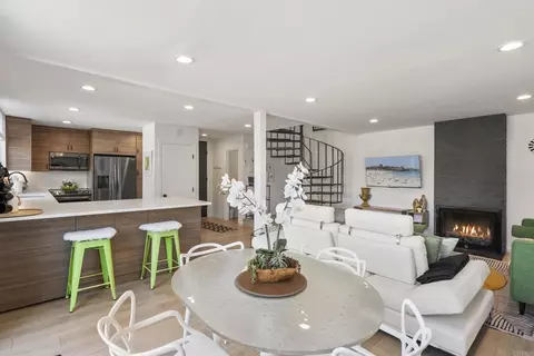 Dining - 675 S Sierra #7, Solana Beach, CA 92075 photo 3 of 3