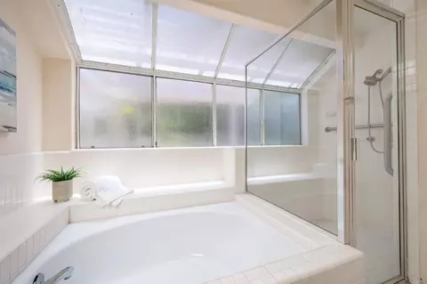 Bath - 354 Benevente Dr, Oceanside, CA 92057 photo 3 of 4