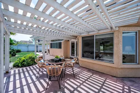 Exterior - 354 Benevente Dr, Oceanside, CA 92057 photo 6 of 7