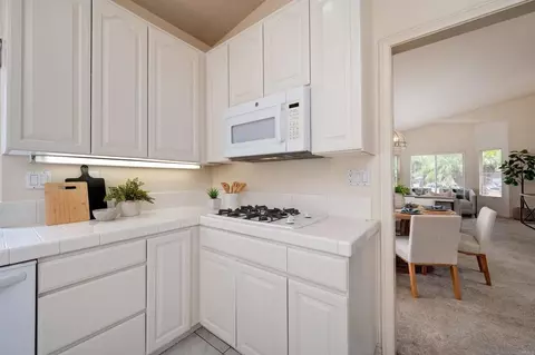Kitchen - 354 Benevente Dr, Oceanside, CA 92057 photo 3 of 4