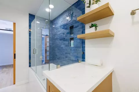 Bath - 1202 N Pacific St #402A, Oceanside, CA 92054 photo 3 of 5