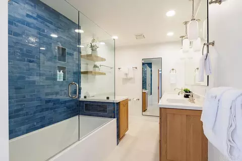 Bath - 1202 N Pacific St #402A, Oceanside, CA 92054 photo 1 of 5