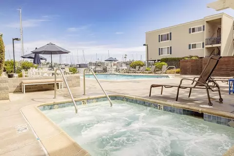 Exterior - 1202 N Pacific St #402A, Oceanside, CA 92054 photo 2 of 4