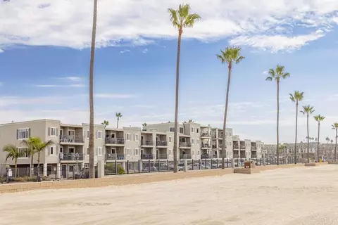 Exterior - 1202 N Pacific St #402A, Oceanside, CA 92054 photo 3 of 4