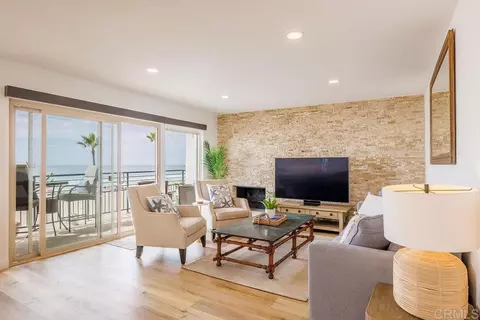 Living - 1202 N Pacific St #402A, Oceanside, CA 92054 photo 2 of 4