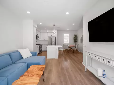 Living - 340 Millstream Ct, Santee, CA 92071 photo 4 of 5