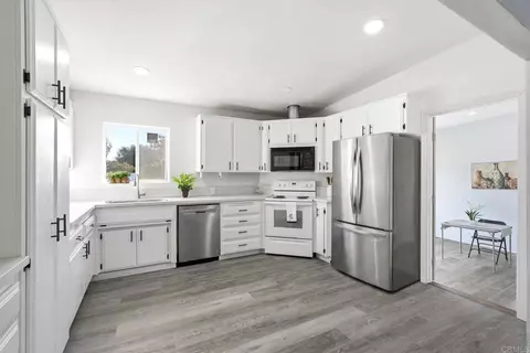 1057 Metcalf St, Escondido, CA 92026