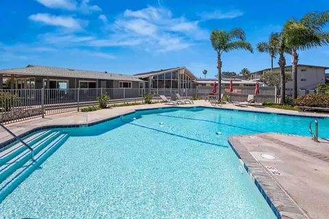 Exterior - 634 E Solana Cir, Solana Beach, CA 92075 photo 6 of 8