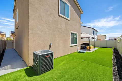 Exterior - 32257 Jeter Ln, Menifee, CA 92584 photo 6 of 7