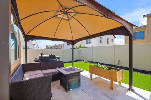 Exterior - 32257 Jeter Ln, Menifee, CA 92584 photo 3 of 7