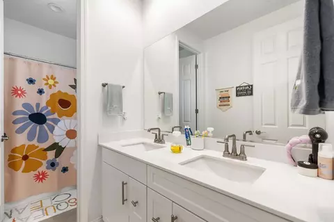 Bath - 32257 Jeter Ln, Menifee, CA 92584 photo 6 of 6