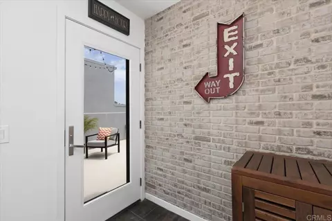 Entry Way - 2511 State St, Carlsbad, CA 92008 photo 4 of 4